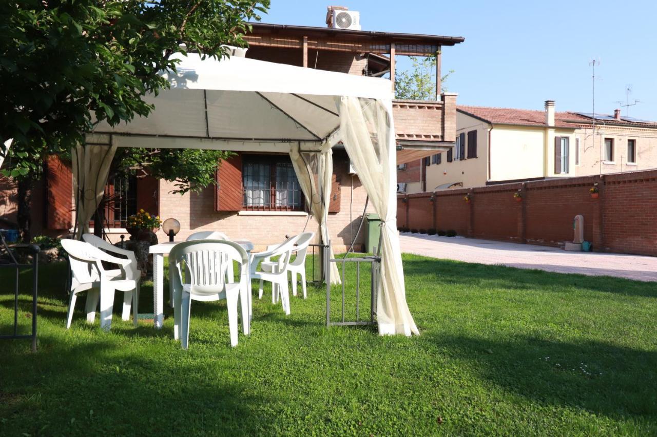 Villa Oasi Феррара Экстерьер фото
